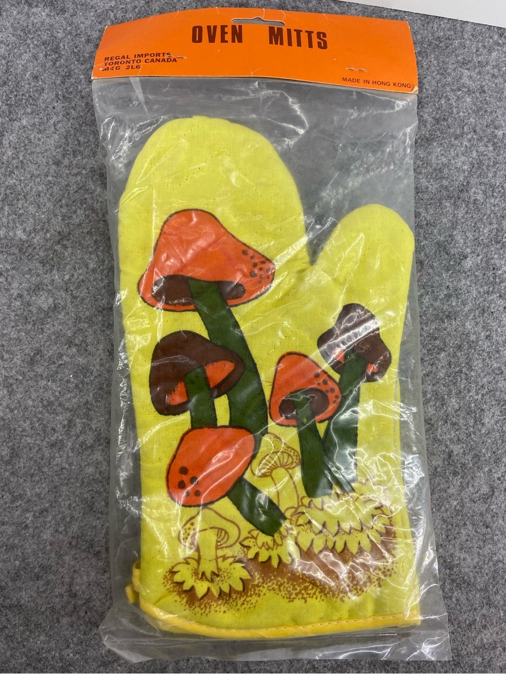 NWT Vintage 1970s Mushroom Oven Mitt Set New Old Stock Cottagecore Retro Kitchen
